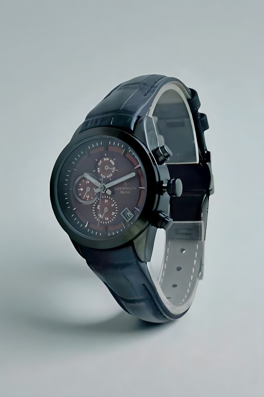 ساعت زنانه رومانسون مارتینی بند چرم مشکی با قاب مشکی و صفحه زرشکی