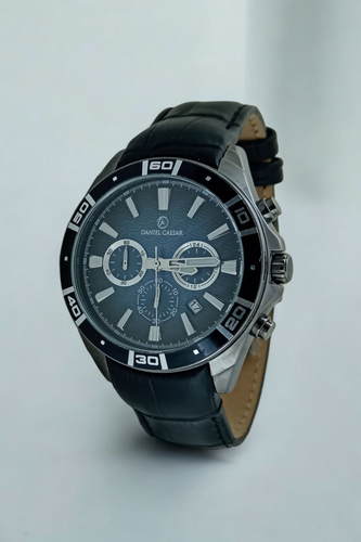 ساعت مچی مردانه دنیل سزار بند چرم مشکی با صفحه سورمه ای