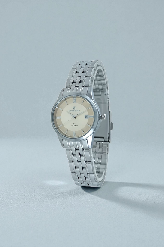 ساعت مچی زنانه دنیل سزار با طراحی خاص و وزن و اندازه مناسب