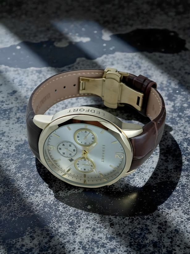 ساعت بند چرم طرح سه موتوره لدفورت با کیفیت خوب و قیمت مناسب