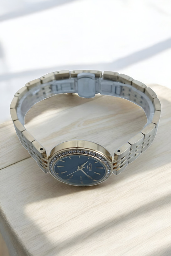 ساعت زنانه سیتیزن با طراحی نگین دار و به روز،باکیفیت بالا و قیمت مناسب نسبت به کیفیت