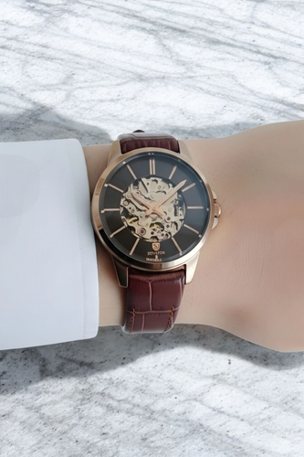 ساعت بند چرم زنانه سناتور با طراحی قلب باز