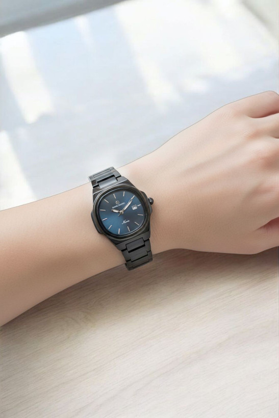 ساعت زنانه بند فلزی مشکی دنیل سزار با وزن مناسب و کیفیت بالا