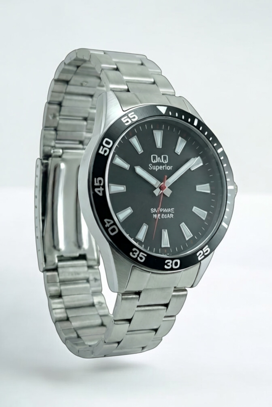 ساعت اورجینال مردانه کیو اند کیو بند فلزی با صفحه مشکی