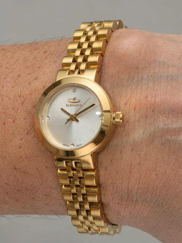 ساعت بند فلزی زنانه با طراحی ظریف و فانتزی